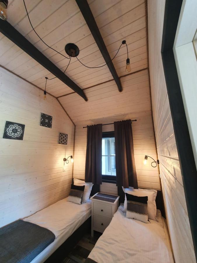 Domki Apartamenty Retro ยารอสวาเวียซ ภายนอก รูปภาพ